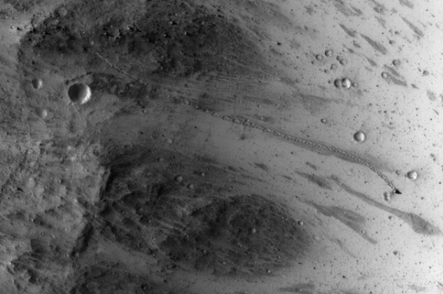 Kaya Parçaları Mars’ta İz Bırakıyor