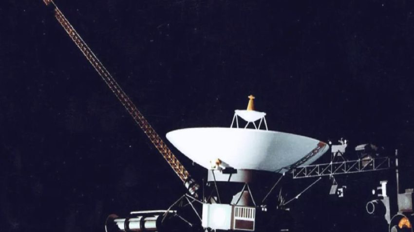 Güneş sistemini geçen birinci İnsan üretimi uzay aracı Voyager bir fedaya hazırlanıyor!