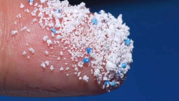 Mikroplastik tehlikesi büyüyor: Antarktika’da da tespit edildi